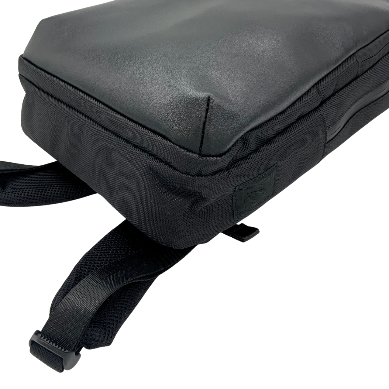 【NEW】SQUARE BACK PACK